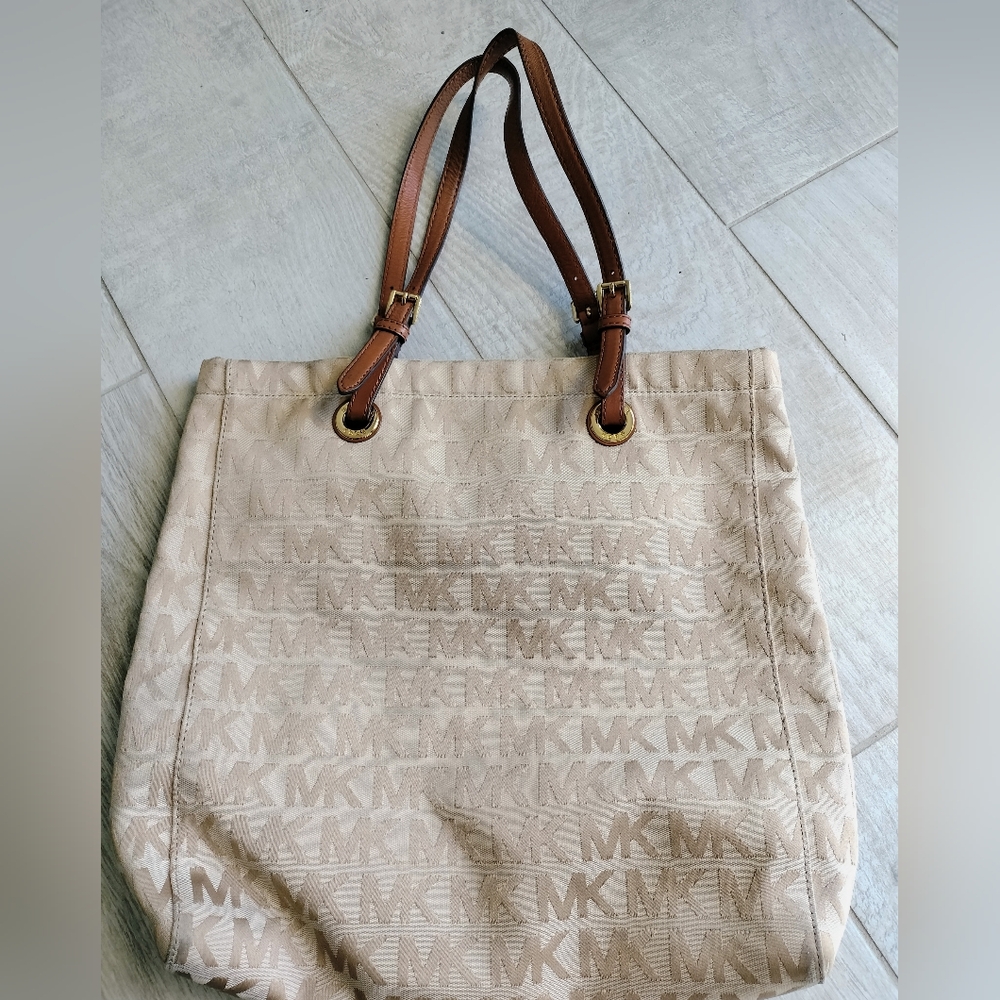 Michael Kors Signature Monogram Large Tote Bag